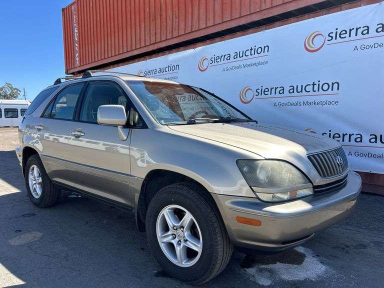 1999 Lexus RX - Sierra Auction Management Inc