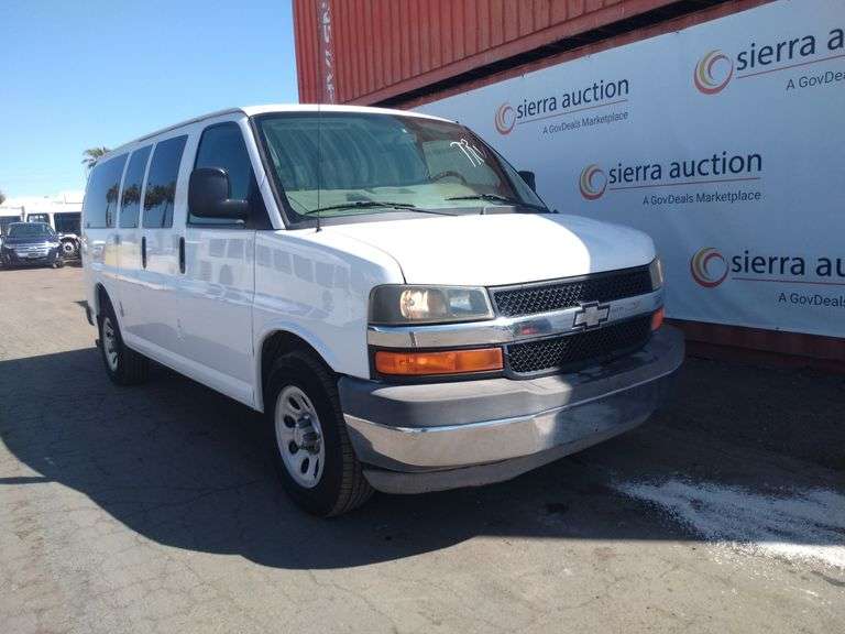 2010  Chevrolet  Express 1500   Passenger Van