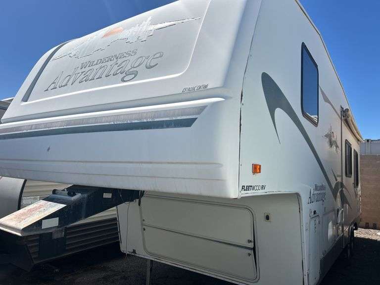 2004  Fleetwood  Wilderness M285RKS