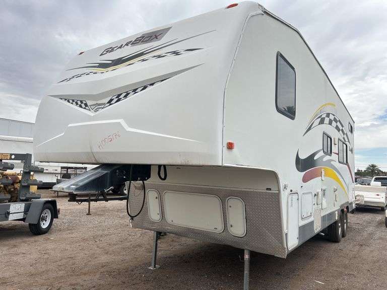 2006  Fleetwood  Gearbox 5th Wheel 295FS 31 Ft.  Travel Trailer