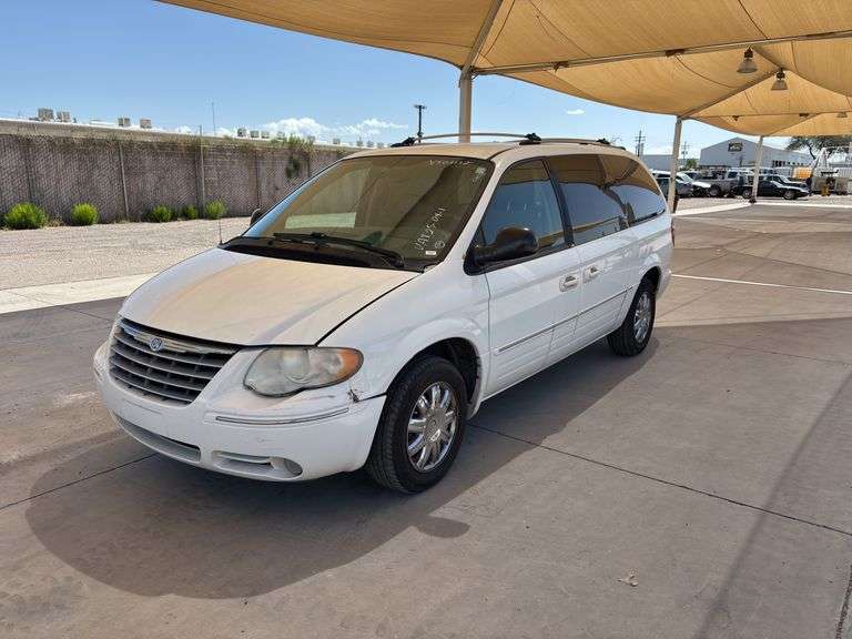 2005  Chrysler  Town & Country Limited