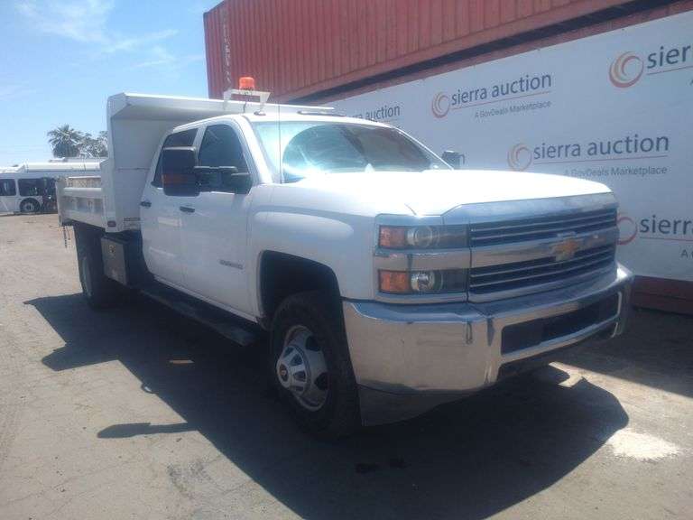2017  Chevrolet  Silverado 3500  Dump Truck