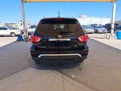 2017  Nissan  Pathfinder SV