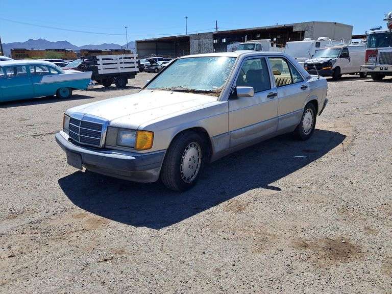 1993  Mercedes-Benz  190 Series E