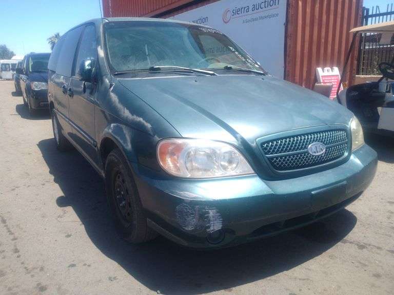 2005  Kia  Sedona