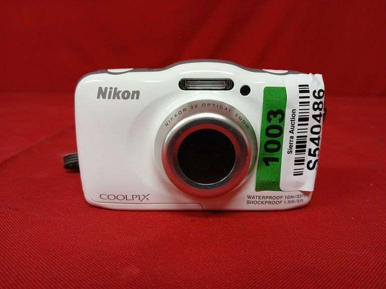 Nikon Coolpix S32, No Memory Card, Charger