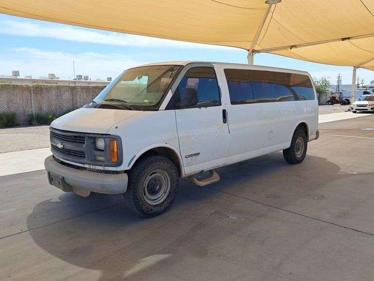 2002  Chevrolet  Express 3500   Passenger Van