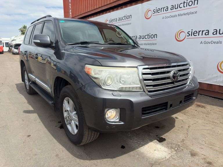 2013  Toyota  Land Cruiser