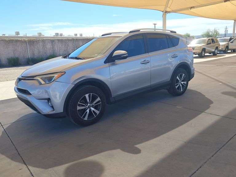 2016  Toyota  RAV4 XLE
