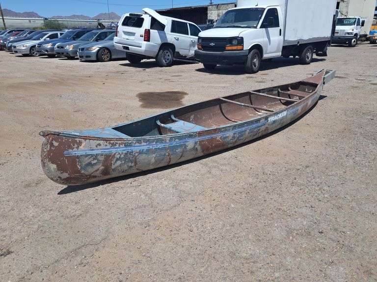 Tracker  17 Ft Canoe  Watercraft