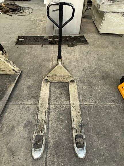 CROWN Grey Pallet Jack