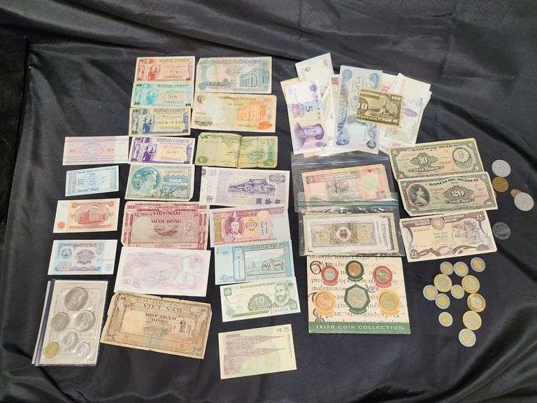 1 (Qty) Bag Of Assorted Foreign Currency And Tokens (Unauthenticated)
