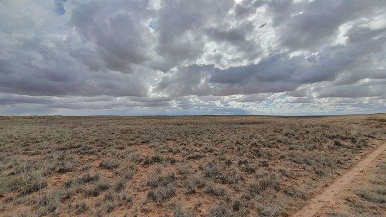 2.65 Acre Lot in Sun Valley AZ, near Holbrook. (See Extended Description)