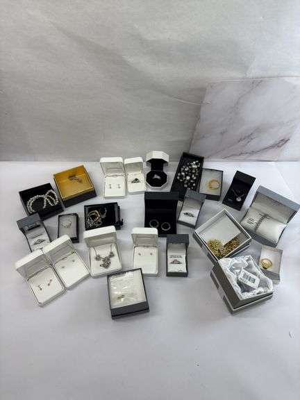Fine Costume Jewelry Including 925 Silver Pieces and Pearl Pieces