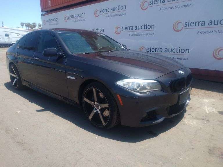 2012  BMW  550i