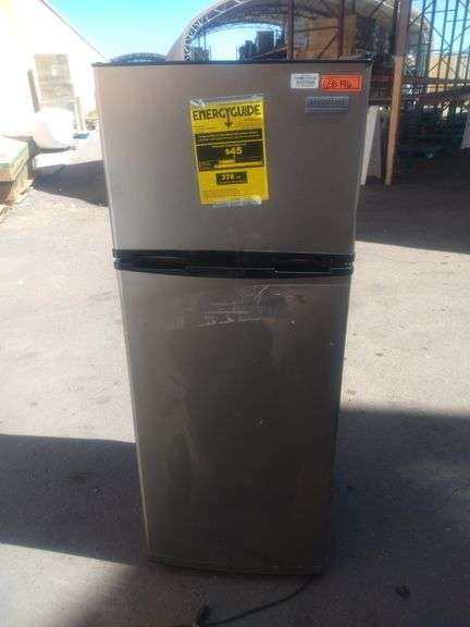 Frigidaire Gallery Stainless Fridge SN: A2411595780000117