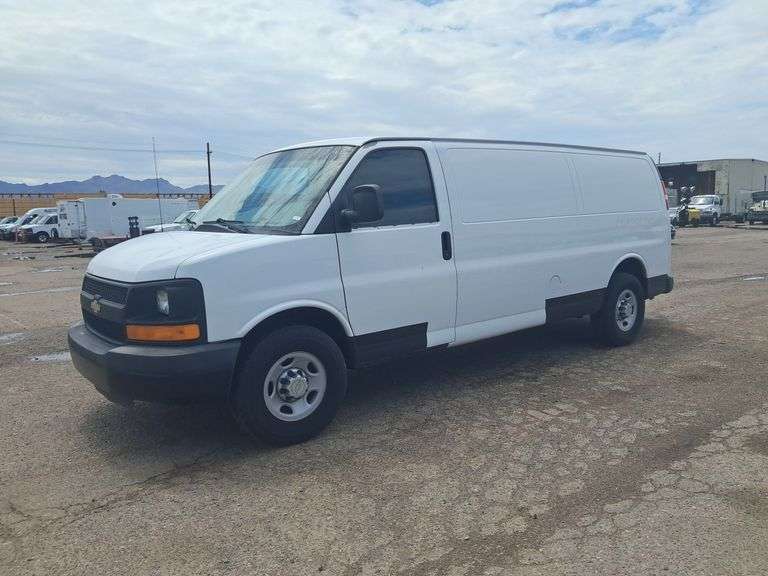 2011  Chevrolet  Express 3500   Cargo Van