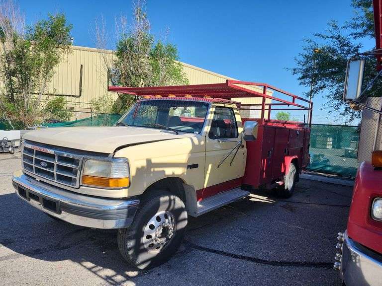 1996  Ford  F450 Super Duty   Utility Truck