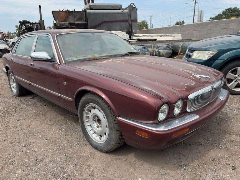 1999  Jaguar  XJ Vanden Plas