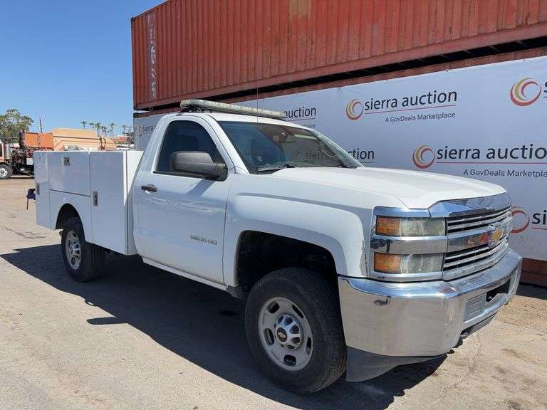 2016  Chevrolet  Silverado 2500  Utility Truck