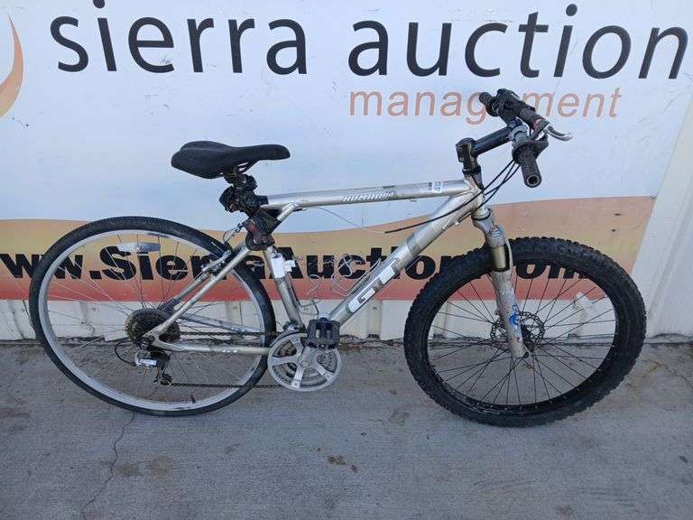 GT Nomad ltd Bike - Sierra Auction Management Inc