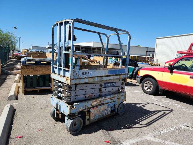 Genie  54752-58PX  Scissor Lift
