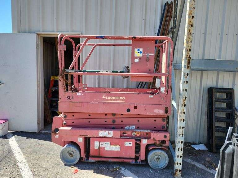 Genie  Scissor Lift