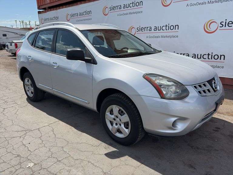 2015  Nissan  Rogue Select S