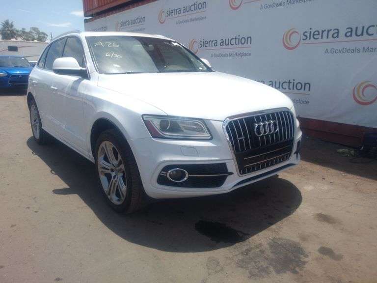 2013  Audi  Q5 Premium Plus