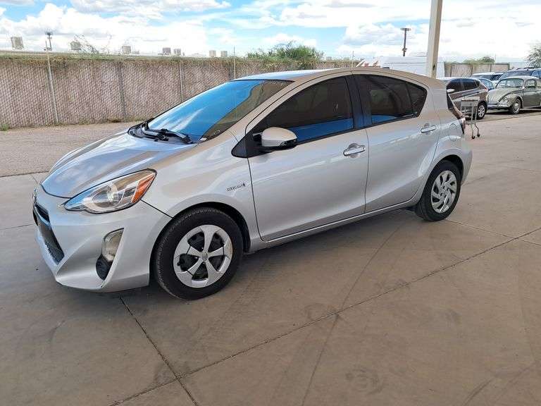 2015  Toyota  Prius C II