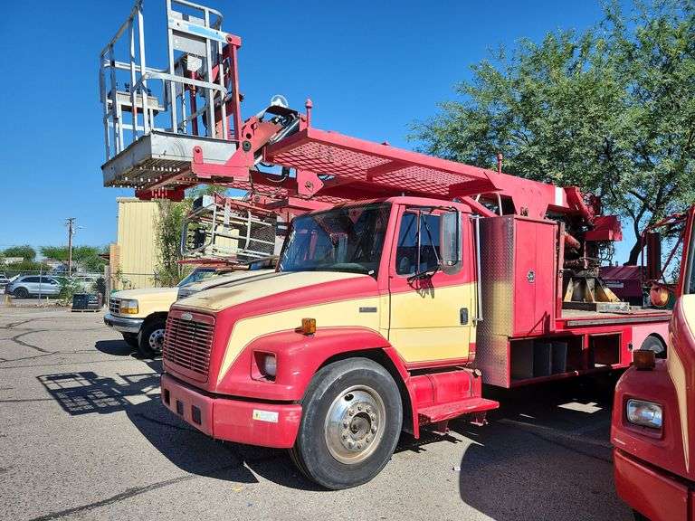 1998  Freightliner  FL70   Bucket Truck
