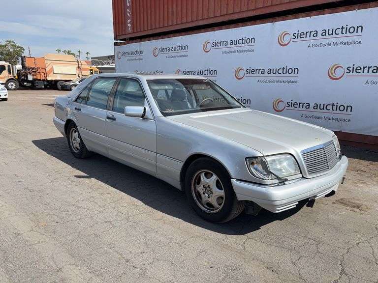 1999  Mercedes-Benz  S500