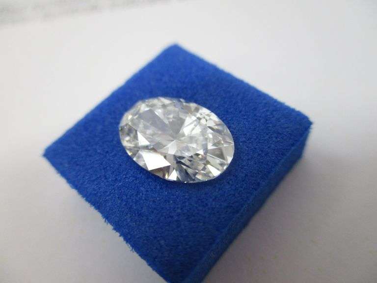 1.58 Carat Oval Brilliant Lab Grown Diamond w/ IGI Report