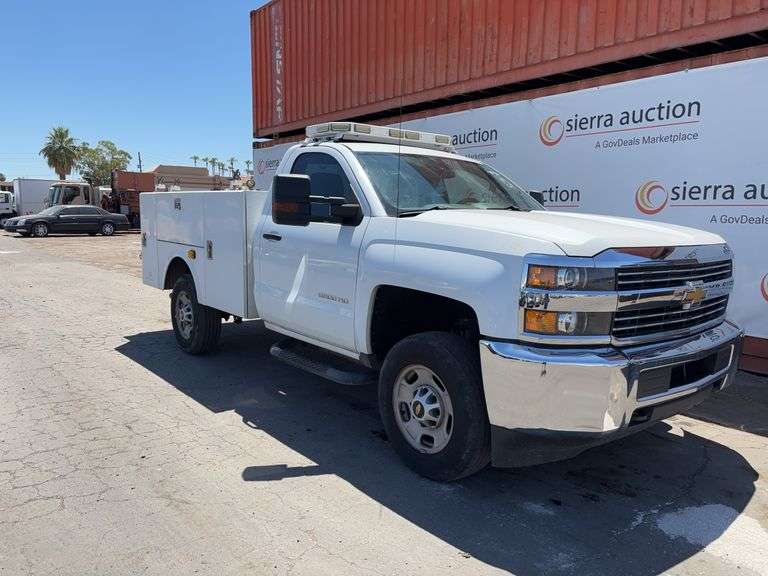 2016  Chevrolet  Silverado 2500  Utility Truck