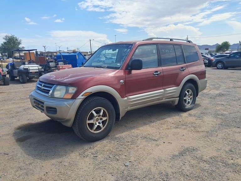 2002  Mitsubishi  Montero XLS