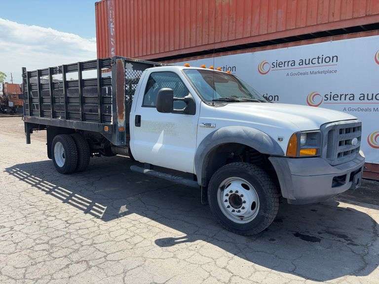 2005  Ford  F450 Super Duty  Stakebed Truck