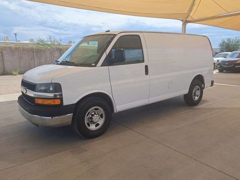 2015  Chevrolet  Express G2500   Cargo Van