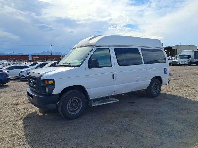 2009  Ford  Econoline E150  Passenger Van