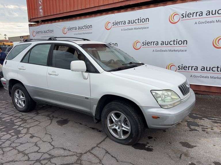 2001 Lexus RX 300 - Sierra Auction Management Inc
