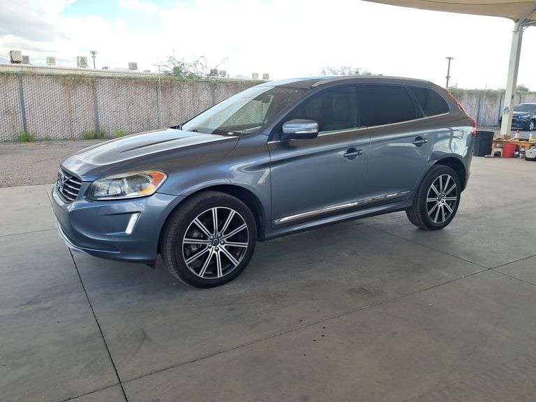 2016  Volvo  XC60 T5 Platinum