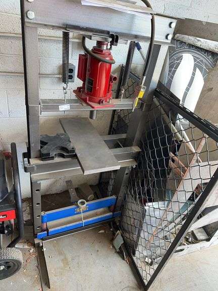 Central Machinery 20 Ton Shop Press With A Torin Big Red Jacks