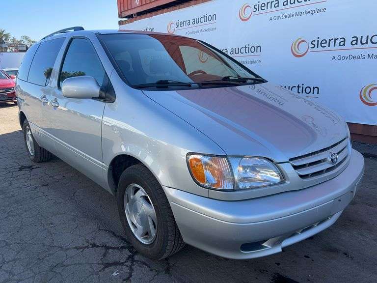 2002  Toyota  Sienna