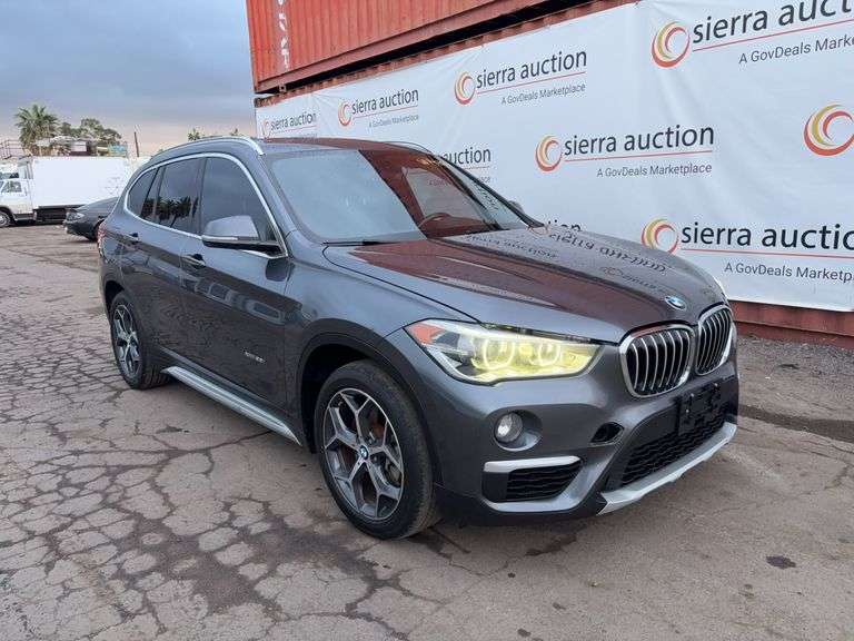 2016  BMW  X1