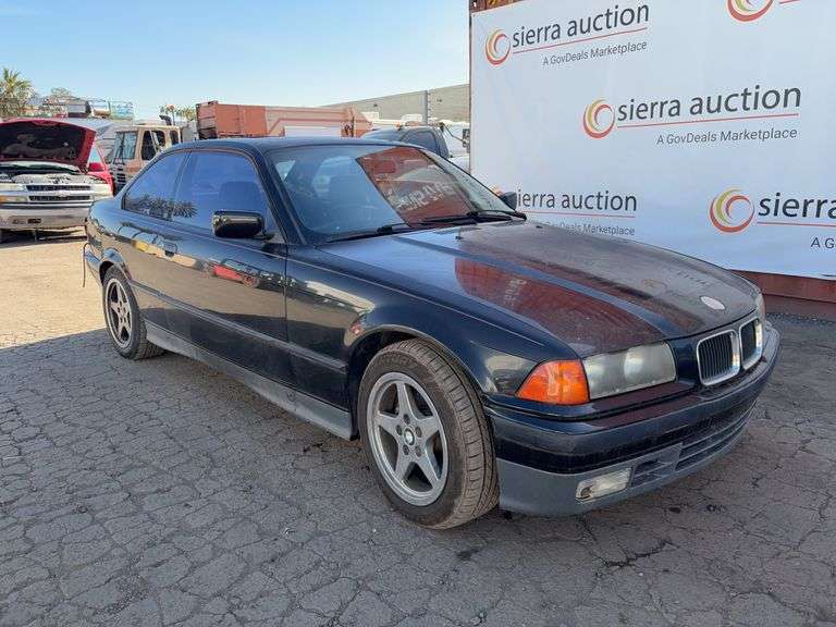 1993  BMW  325is