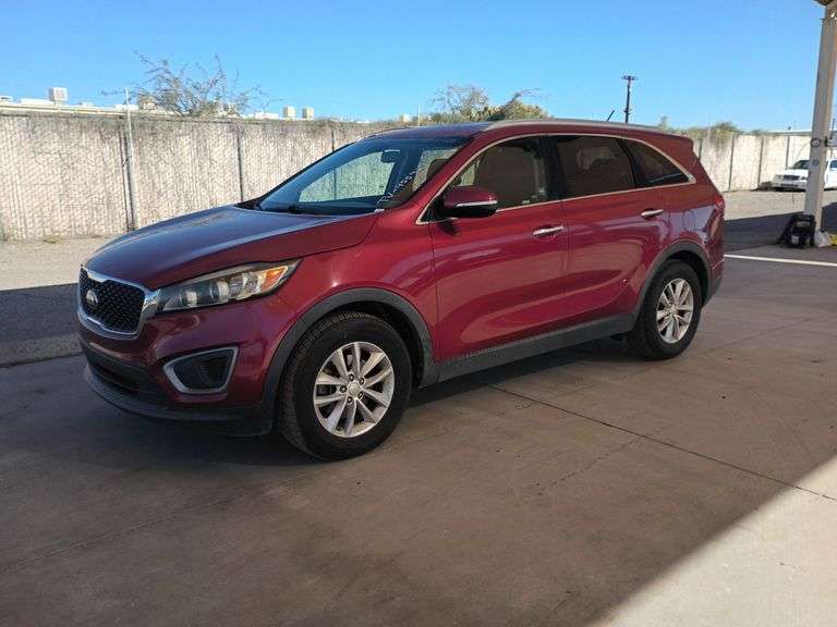 2016  Kia  Sorento LX