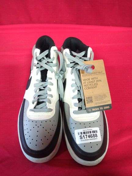 Nike Black/Grey/White Size 9 - Sierra Auction Management Inc