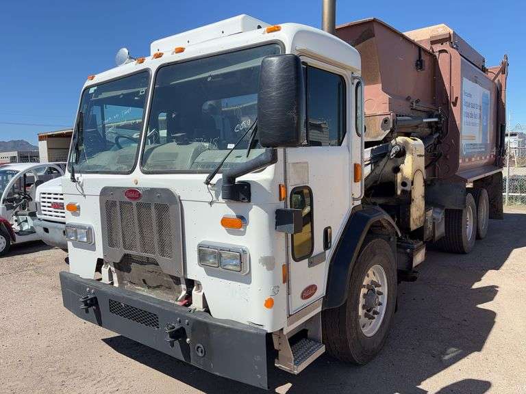 2016 Peterbilt 320 Side Loader Garbage Truck