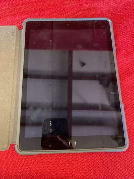 (1 Qty) Apple iPad Model: A1822