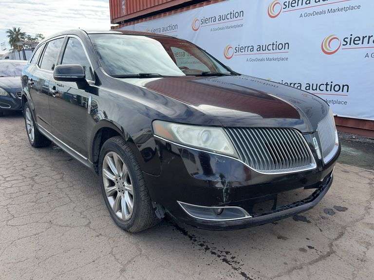 2013  Lincoln  MKT