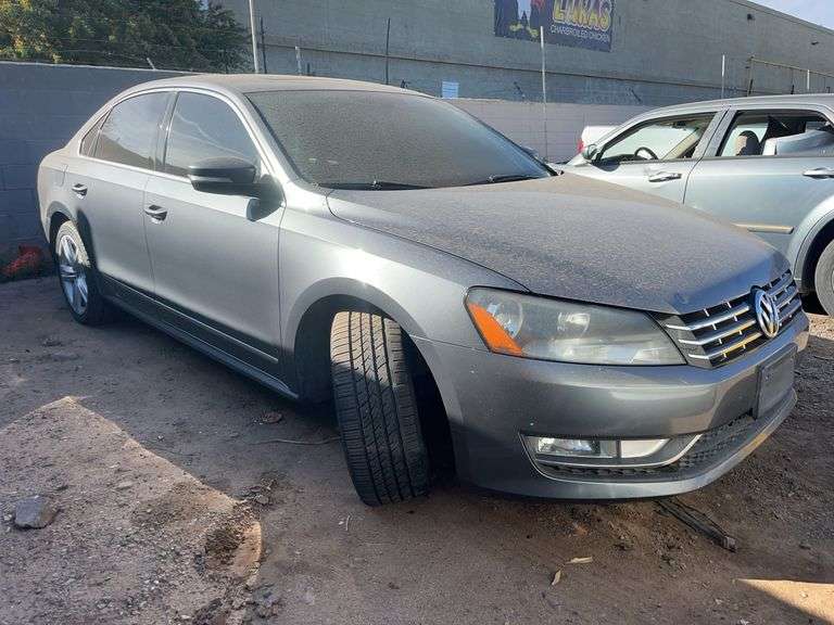 2013  Volkswagen  Passat